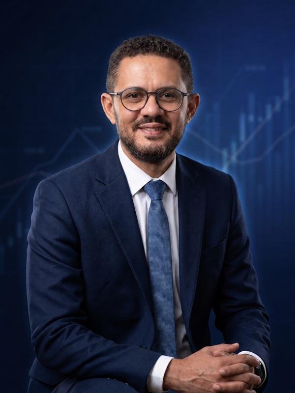 المستشار المالي عماد عبداللطيف